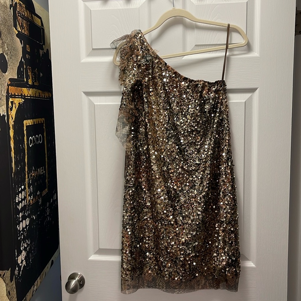 Elie Tahari elegant evening cocktail dress